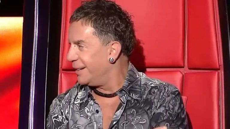 Μάστορας σε Μαζωνάκη: «Πότε γύρισες ρε μ@@@@α»–Αυθόρμητη ατάκα που ξεσήκωσε γέλια στο Voice