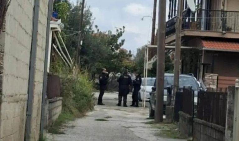 Τρίκαλα: Έπνιξε τη μητέρα του ενώ εκείνη έβλεπε τηλεόραση – «Το είχα σκεφτεί από παλιά να τη σκοτώσω»
