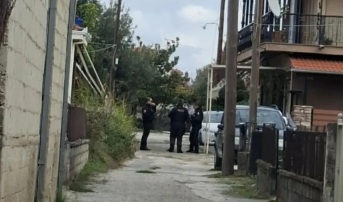 Τρίκαλα: Έπνιξε τη μητέρα του ενώ εκείνη έβλεπε τηλεόραση – «Το είχα σκεφτεί από παλιά να τη σκοτώσω»
