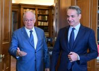 Μητσοτάκης σε Τασούλα:Το Μνημείο του Αγνώστου Στρατιώτη έχει ιστορικό βάρος–Να διαφυλάξουμε τον χαρακτήρα του Μητσοτάκης σε Τασούλα:Το Μνημείο του Αγνώστου Στρατιώτη έχει ιστορικό βάρος–Να διαφυλάξουμε τον χαρακτήρα του