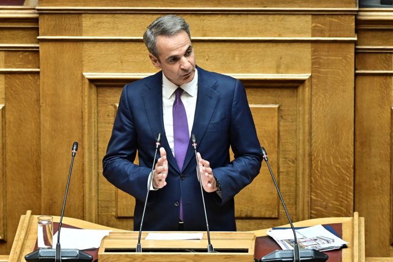 Μητσοτάκης: Ο Άγνωστος Στρατιώτης δεν είναι ταμπλό αιτημάτων αλλά κενοτάφιο για άγνωστους Ήρωες [Live]