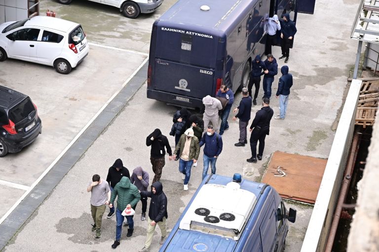 ΟΠΕΚΕΠΕ: Κινηματογραφική μεταγωγή των συλληφθέντων στη ΓΑΔΑ και στην Ευρωπαϊκή Εισαγγελία