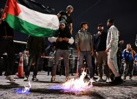 Ένταση στην Κηφισίας: Δακρυγόνα και κρότου λάμψης σε πορεία για την Παλαιστίνη Ένταση στην Κηφισίας: Δακρυγόνα και κρότου λάμψης σε πορεία για την Παλαιστίνη