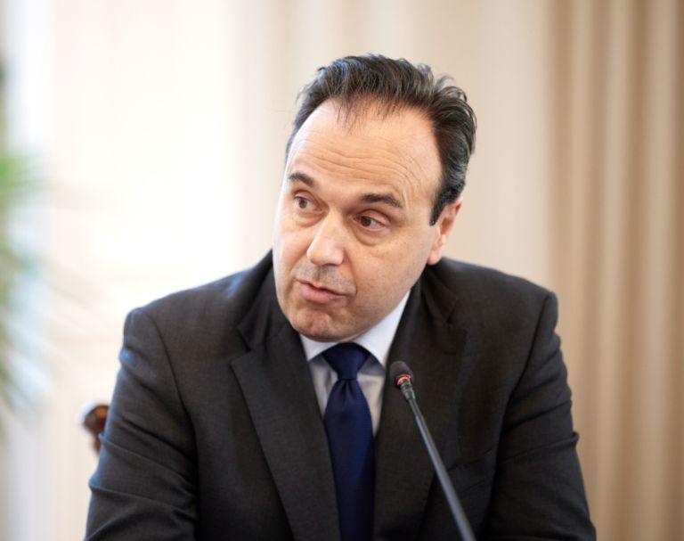 Η Ελλάδα στην Πρωτοπορία για την Προστασία των Ανηλίκων στα Social Media