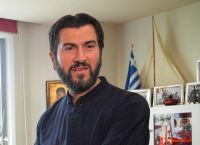 Πατέρας Αντώνιος: Παραιτούνται οι Τρεις Συνήγοροι Υπεράσπισης – «Ακραία Μεροληψία» της Έδρας Πατέρας Αντώνιος: Παραιτούνται οι Τρεις Συνήγοροι Υπεράσπισης – «Ακραία Μεροληψία» της Έδρας