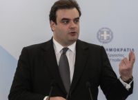 Πιερρακάκης στην κόψη του ξυραφιού: Πώς το deal ΕΧΑΕ–Euronext αλλάζει το παιχνίδι στο ελληνικό χρηματιστήριο Πιερρακάκης στην κόψη του ξυραφιού: Πώς το deal ΕΧΑΕ–Euronext αλλάζει το παιχνίδι στο ελληνικό χρηματιστήριο