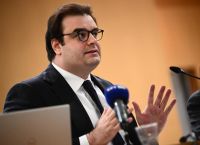 Το ΔΝΤ «βλέπει» ραγδαία μείωση του ελληνικού χρέους στο 130% του ΑΕΠ έως το 2030 Το ΔΝΤ «βλέπει» ραγδαία μείωση του ελληνικού χρέους στο 130% του ΑΕΠ έως το 2030