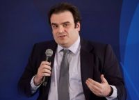 Political Storm over Hellenic Post Closures – Pierrakakis Speaks of “Saving”, Opposition of “Dismantling”