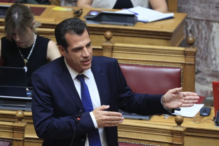 Ελλάδα σε Κρίση Δημογραφίας: Μόνη Λύση 700.000 Μετανάστες έως το 2050