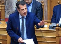 Πλεύρης «ψαλιδίζει» επιδόματα σε αιτούντες άσυλο – Επικέντρωση σε εργασία και εκμάθηση ελληνικών Πλεύρης «ψαλιδίζει» επιδόματα σε αιτούντες άσυλο – Επικέντρωση σε εργασία και εκμάθηση ελληνικών