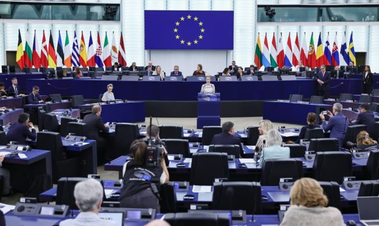 Οι Βρυξέλλες θέλουν να αποσπάσουν άλλα 25 δισ. ευρώ από παγωμένα ρωσικά περιουσιακά στοιχεία για την Ουκρανία
