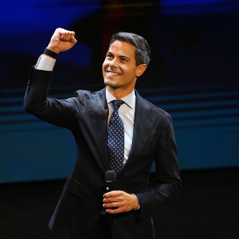 Ρομπ Γέτεν ανεβαίνει, Βίλντερς πέφτει: Η ολλανδική εκλογική ανατροπή που συγκλονίζει την Ευρώπη!