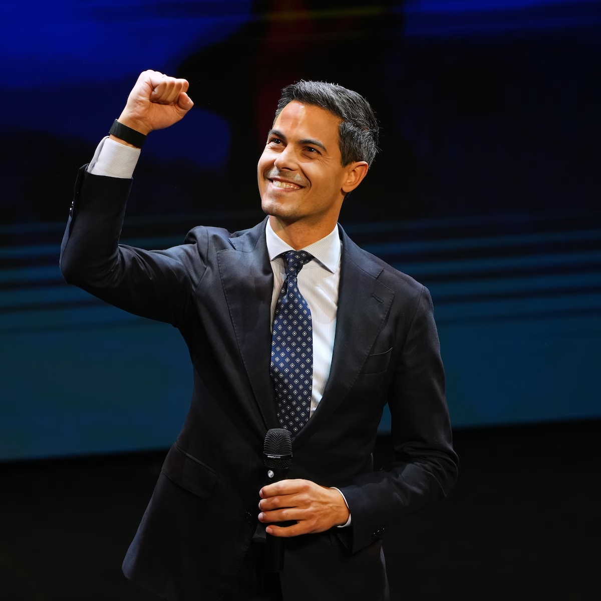 Ρομπ Γέτεν ανεβαίνει, Βίλντερς πέφτει: Η ολλανδική εκλογική ανατροπή που συγκλονίζει την Ευρώπη!