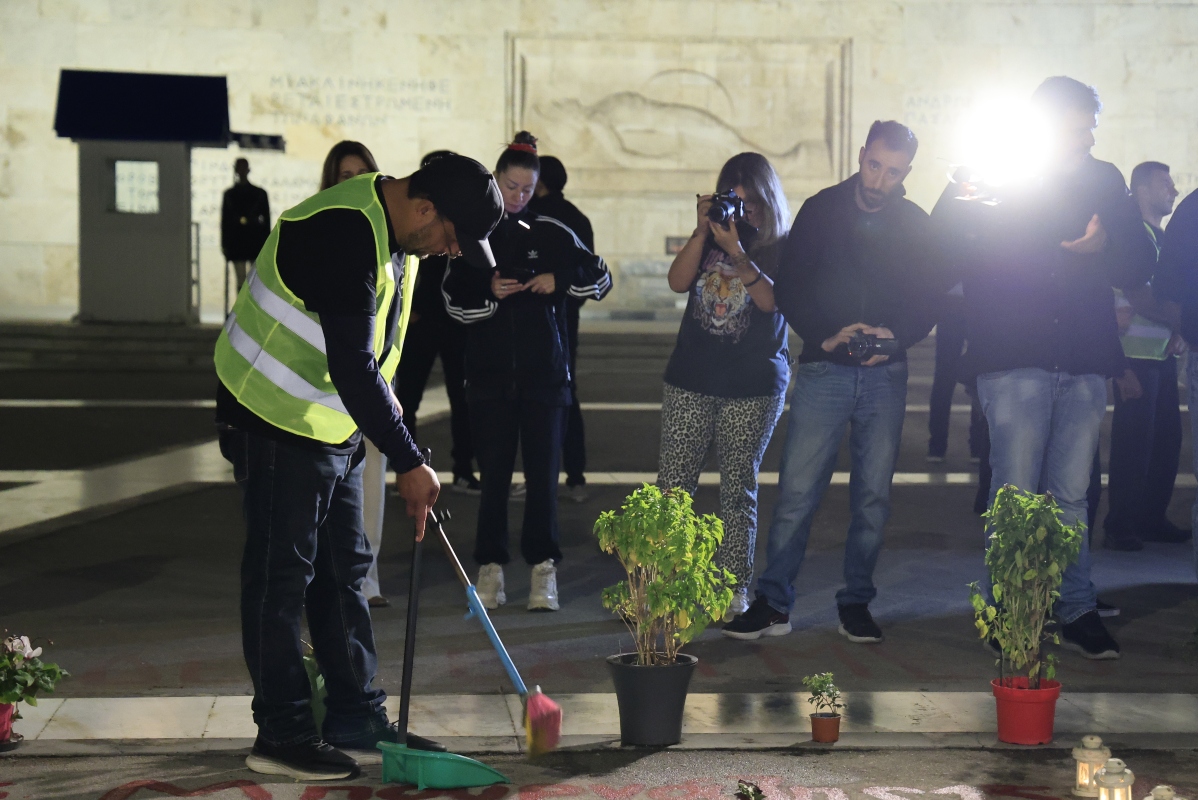 Επέστρεψε στο Σύνταγμα ο Ρούτσι: Αυτά τα παιδιά δολοφονήθηκαν, δεν έγιναν θυσία όπως είπε ο πρωθυπουργός