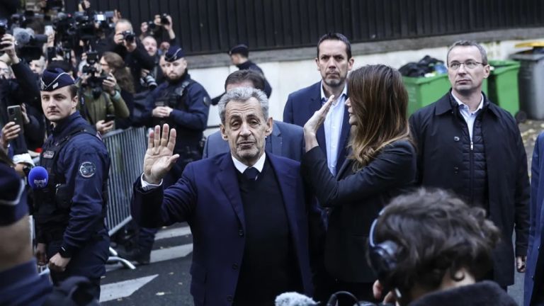 Η Γαλλία φυλακίζει τον Νικολά Σαρκοζί: Η Δικαιοσύνη απέναντι στην εξουσία και την Ιστορία