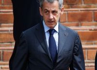 Σκάνδαλο στη Γαλλία: Ο Νταρμανέν επισκέφθηκε τον Σαρκοζί και πυροδοτεί αντιδράσεις! Σκάνδαλο στη Γαλλία: Ο Νταρμανέν επισκέφθηκε τον Σαρκοζί και πυροδοτεί αντιδράσεις!