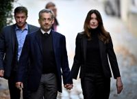 Κάρλα Μπρούνι: «Κουβαλώ σταυρό πάνω από 10 χρόνια» – Η πρώτη ανάρτηση μετά τη φυλάκιση του Σαρκοζί Κάρλα Μπρούνι: «Κουβαλώ σταυρό πάνω από 10 χρόνια» – Η πρώτη ανάρτηση μετά τη φυλάκιση του Σαρκοζί