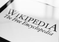 Η Wikipedia Χάνει Επισκέπτες λόγω AI και Social Media: Οι Σοβαρές Επιπτώσεις για το Μέλλον της Η Wikipedia Χάνει Επισκέπτες λόγω AI και Social Media: Οι Σοβαρές Επιπτώσεις για το Μέλλον της