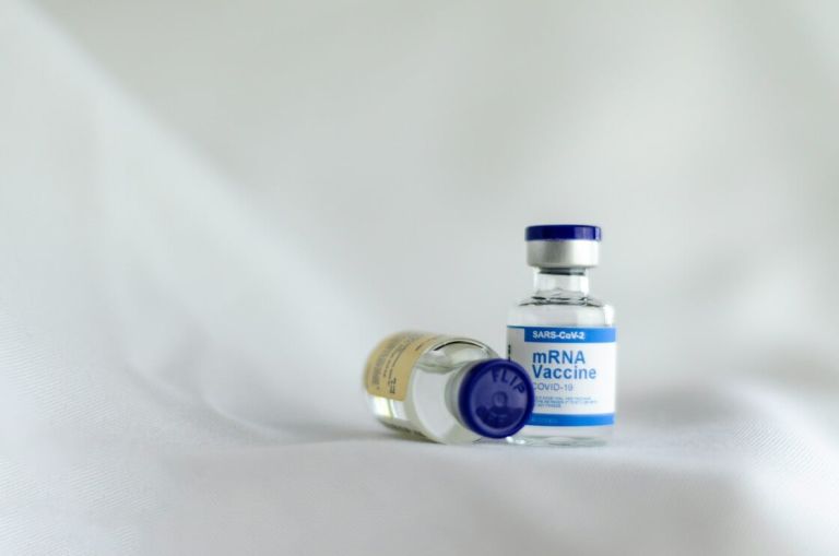 mRNA Τεχνολογία: Από τα Εμβόλια COVID-19 στην Επανάσταση Κατά του Καρκίνου