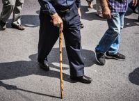 Επίδομα 250 ευρώ: Αυτόματη καταβολή σε συνταξιούχους – Τα εισοδηματικά και περιουσιακά κριτήρια