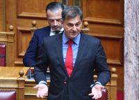 Επίθεση στα γραφεία του Χ. Θεοχάρη – ΝΔ: Η Δημοκρατία μας δεν τρομοκρατείται [pic]