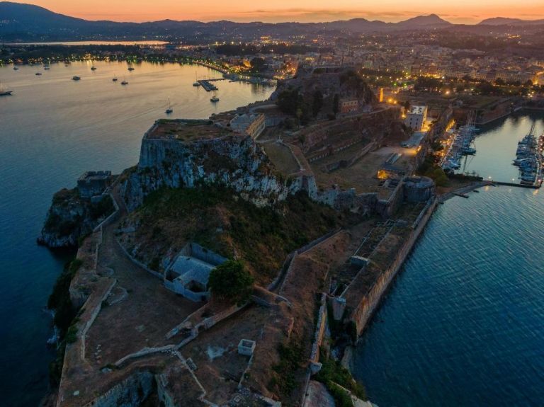 “SOS” from National Bank of Greece: Islands need €35 billion to stay on top of global tourism