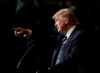 Η «MAGA Internationale»: Πώς η αμερικανική ακροδεξιά εμπνέει τον ευρωπαϊκό πολιτικό κατακερματισμό Η «MAGA Internationale»: Πώς η αμερικανική ακροδεξιά εμπνέει τον ευρωπαϊκό πολιτικό κατακερματισμό