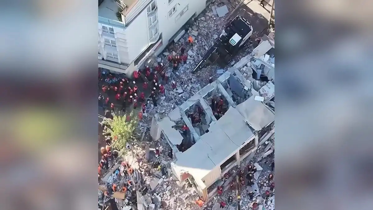 Κωνσταντινούπολη: Νεκρά 2 αδέλφια, ζωντανή κάτω από τα συντρίμμια η 18χρονη αδελφή τους