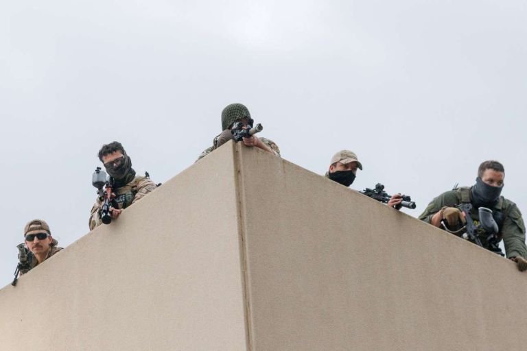 ΗΠΑ: Τραμπ κηρύσσει «εμπόλεμες ζώνες» Πόρτλαντ και Σικάγο – Ένταση γύρω από την ανάπτυξη της Εθνοφρουράς