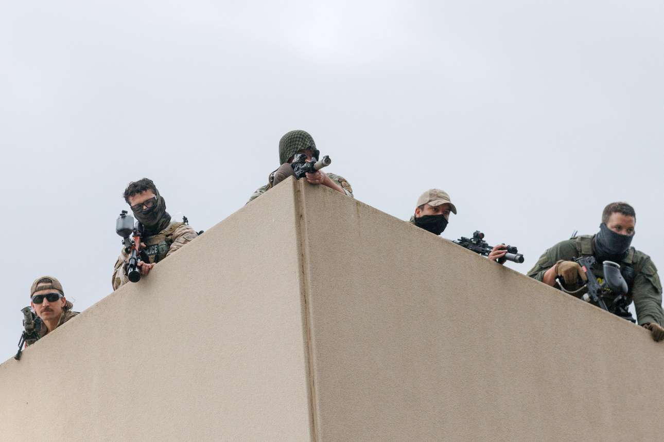 ΗΠΑ: Τραμπ κηρύσσει «εμπόλεμες ζώνες» Πόρτλαντ και Σικάγο – Ένταση γύρω από την ανάπτυξη της Εθνοφρουράς