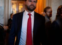 Βανς: Μύθος ότι περισσότερα όπλα θα έφερναν ουκρανική νίκη απέναντι στη Ρωσία