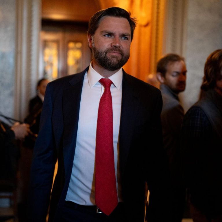 Βανς: Μύθος ότι περισσότερα όπλα θα έφερναν ουκρανική νίκη απέναντι στη Ρωσία