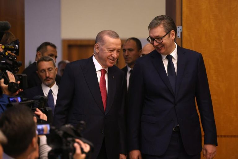 Σερβία – Τουρκία στα «μαχαίρια»: Ο Βούτσιτς εξοπλίζει την Κύπρο με σερβικούς πυραύλους