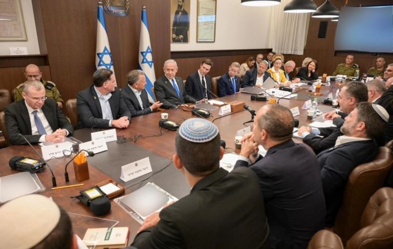 Η κυβέρνηση του Ισραήλ ενέκρινε την πρώτη φάση της συμφωνίας για τη Γάζα και την απελευθέρωση όλων των ομήρων