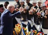 Τραμπ χορεύει και υπογράφει ειρήνη στην Ασία – Ιστορικές συμφωνίες και βίντεο viral Τραμπ χορεύει και υπογράφει ειρήνη στην Ασία – Ιστορικές συμφωνίες και βίντεο viral