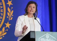 Γκουντλάντερ: Η Ελληνοαμερικανίδα βουλευτής στην «λίστα θανάτου» του Τραμπ