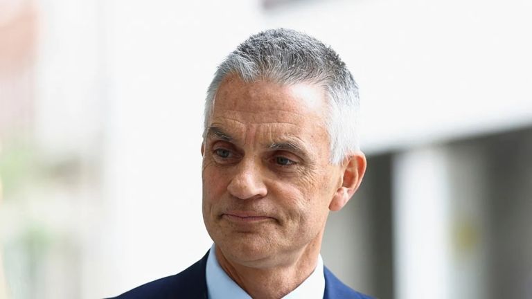 Σεισμός στο BBC: Παραιτήσεις κορυφής μετά το σκάνδαλο με το ντοκιμαντέρ για τον Τραμπ