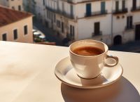 Αναρωτιέστε πόσο στοιχίζει ο καφές στην Ιταλία; Αυτές είναι οι αληθινές τιμές