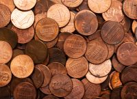 Δεν είναι τόσο απλό: Το τέλος του τεχνάσματος των 99 σεντ και οι μπελάδες από την κατάργηση της πένας