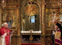 Ιστορικό μήνυμα από το Φανάρι: Πάπας Λέων ΙΔ’ και Πατριάρχης Βαρθολομαίος σφραγίζουν νέα εποχή ενότητας