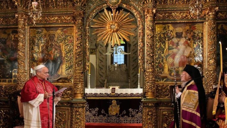 Ιστορικό μήνυμα από το Φανάρι: Πάπας Λέων ΙΔ’ και Πατριάρχης Βαρθολομαίος σφραγίζουν νέα εποχή ενότητας