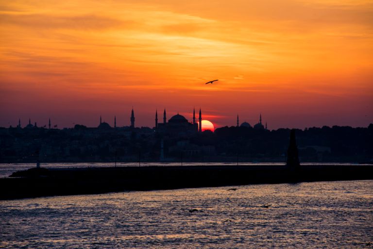 Οι Επιστήμονες Βλέπουν τον Φλοιό της Τουρκίας να Διαχωρίζεται – Ρήγμα Tuz Gölü: 1 χιλ./έτος