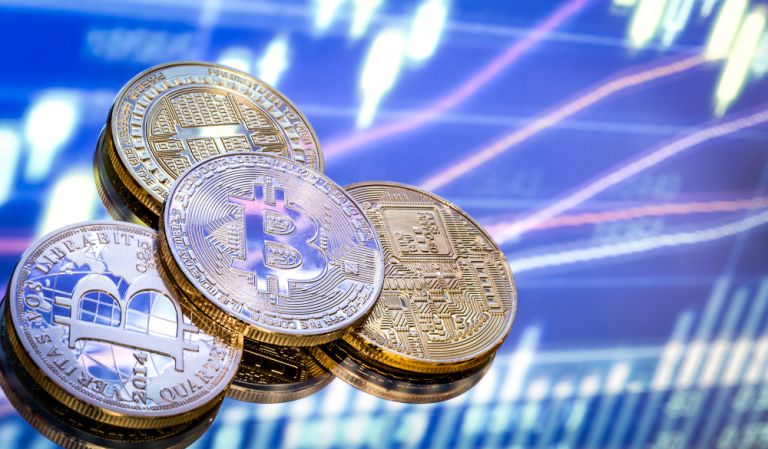 Οι «Φάλαινες» Πουλάνε Bitcoin: Τι Συμβαίνει στην Αγορά Crypto – Από $126K σε $96K