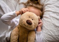 Σάλος με αρκουδάκι AI που μίλησε σε παιδιά για BDSM και roleplay – «Ασυγκράτητο» το Kumma της FoloToy