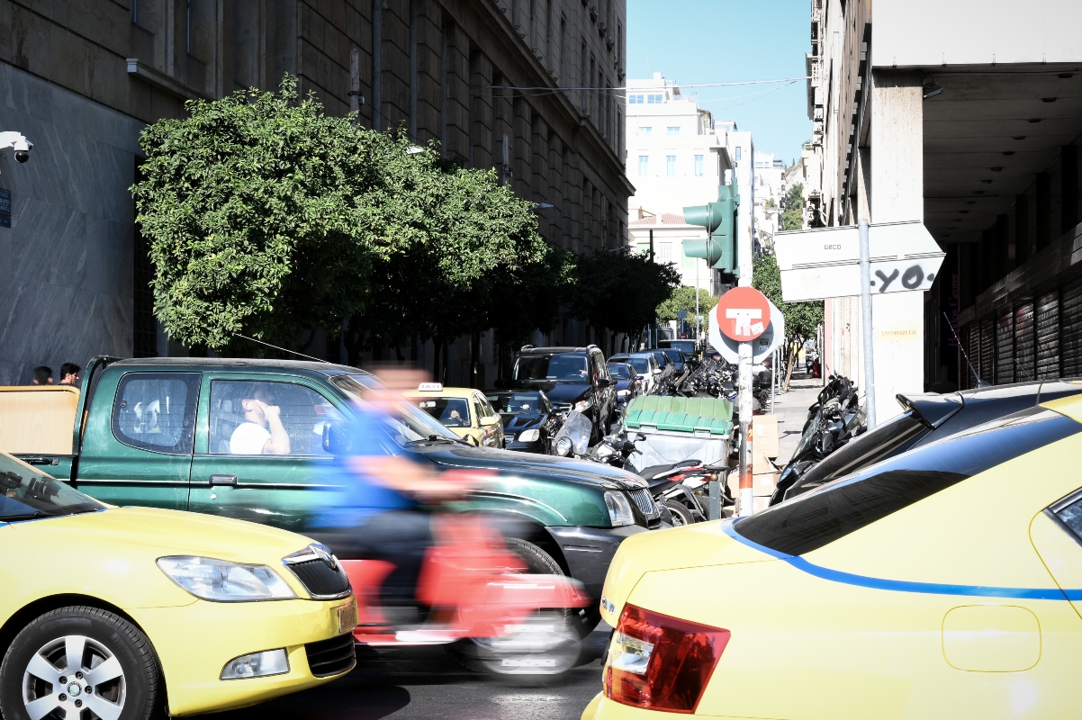 ΕΝΦΙΑ δεν είναι, ΚΟΚ είναι: Δήμοι χάνουν έως 165 εκατ. € από κλήσεις – Τα λεφτά πάνε σε ταμεία ενστόλων