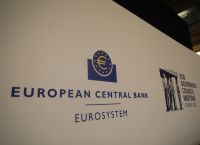 Καμπανάκι της ΕΚΤ για «φούσκα» στις ευρωαγορές: Υψηλές αποτιμήσεις AI, χρέος και δασμοί κρύβουν ρίσκο