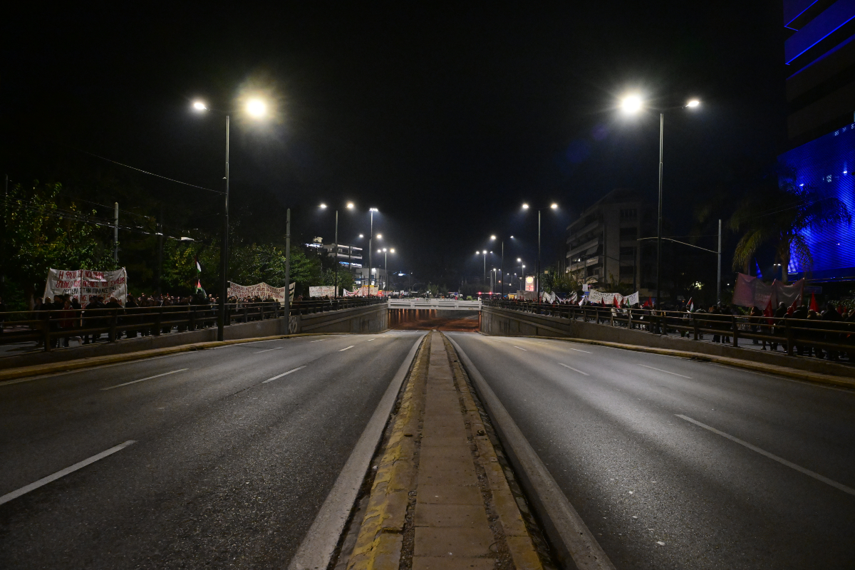 Πολυτεχνείο: Κυκλοφοριακές ρυθμίσεις στο κέντρο Αθήνας από σήμερα – Απαγορεύσεις στάθμευσης/κυκλοφορίας