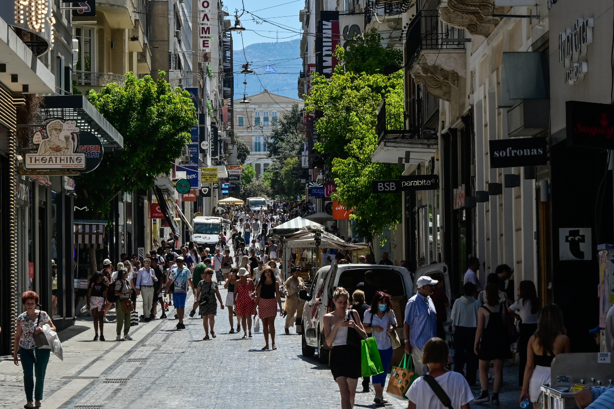 Χριστούγεννα 2025: Το εορταστικό ωράριο των καταστημάτων – Αθήνα και Θεσσαλονίκη