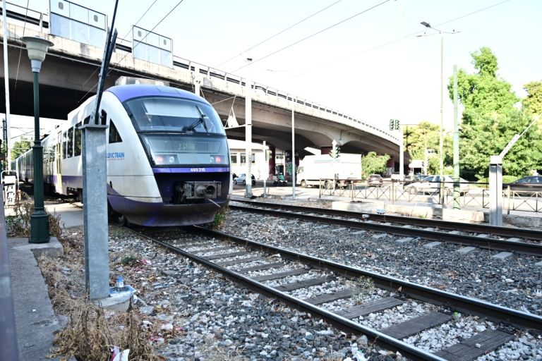 Τέμπη: Πρόστιμο άνω του 1 εκατ. ευρώ στον ΟΣΕ για ελλιπή εκπαίδευση σταθμαρχών – Η ΡΑΣ κρούει τον κώδωνα