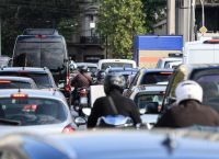 Πάνω από 500.000 Έλληνες ετοιμάζονται να «παγώσουν» το αυτοκίνητό τους